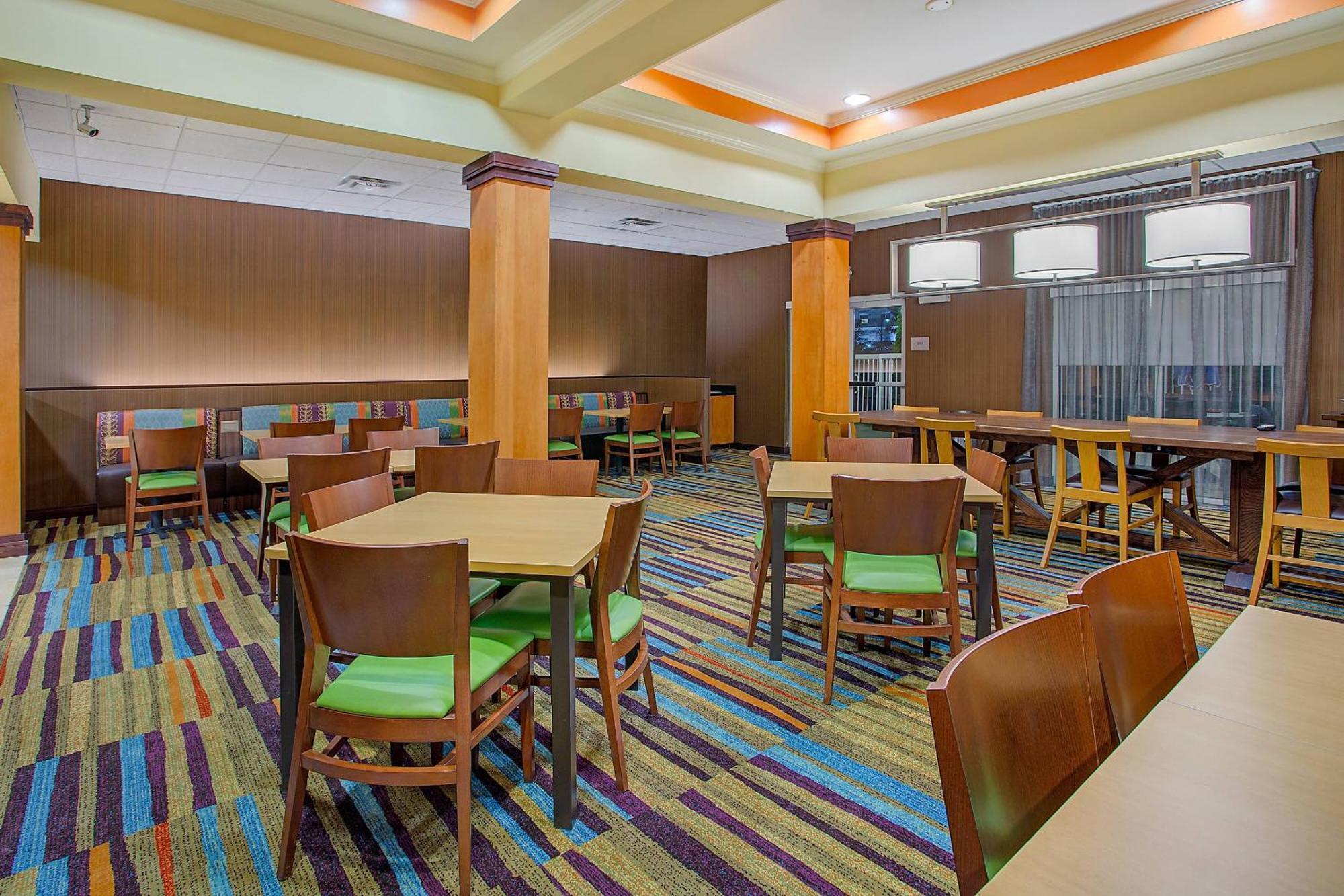 Fairfield Inn & Suites Куквілл Екстер'єр фото